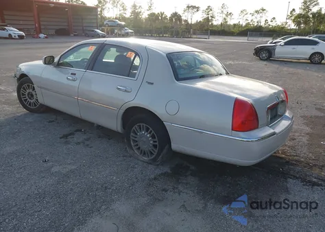 2007 Lincoln Town Car Signature Limited из США, поврежденный, VIN 1LNHM82V27Y637073